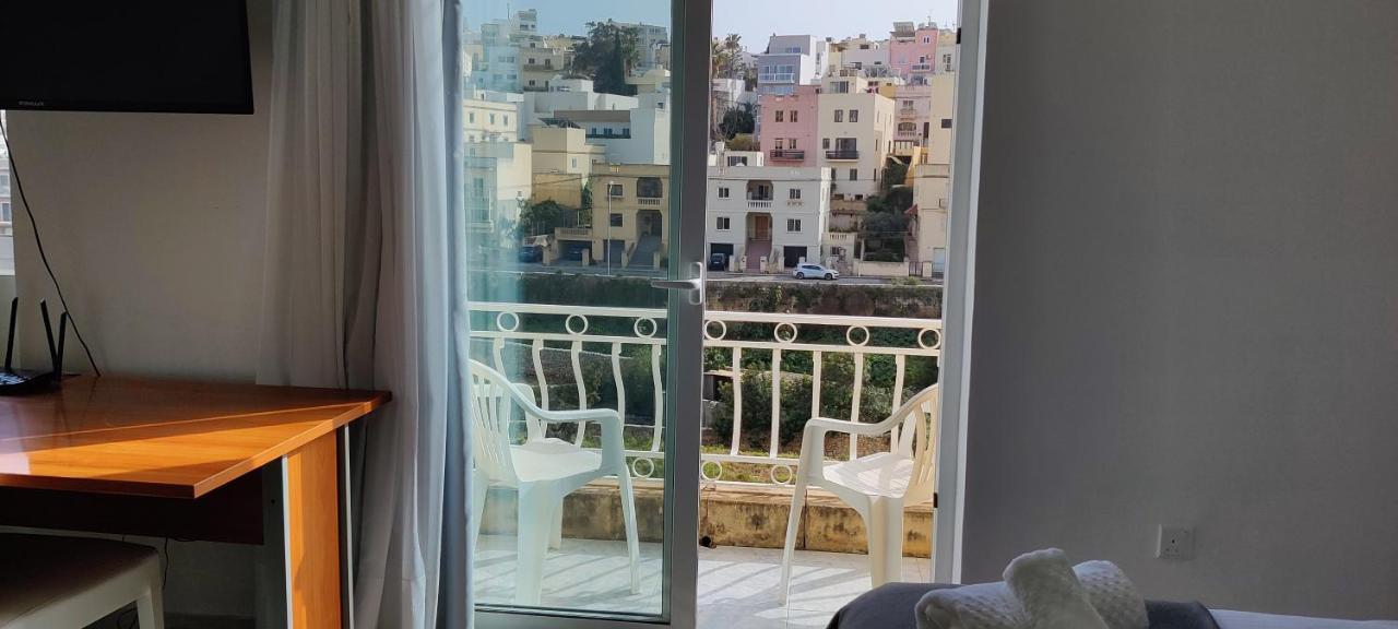 Is-Swieqi Villa Arjuza - Private Self Catering Bedrooms With Bathroom מראה חיצוני תמונה