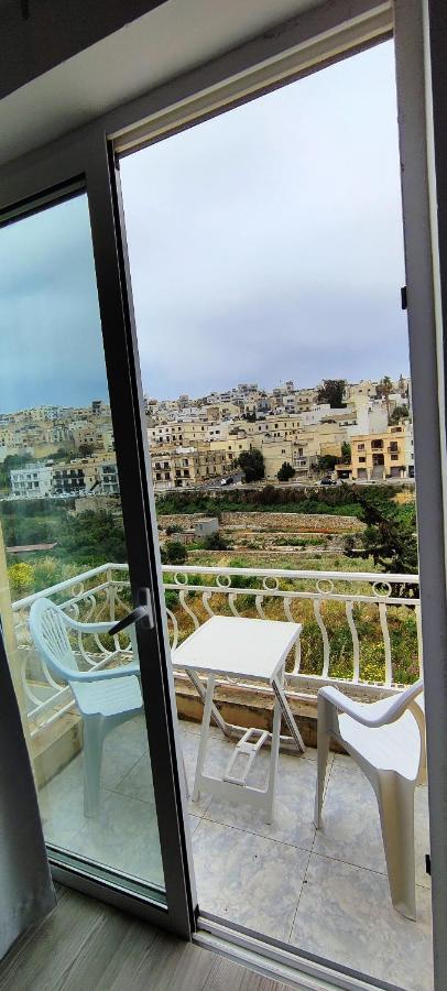 Is-Swieqi Villa Arjuza - Private Self Catering Bedrooms With Bathroom מראה חיצוני תמונה