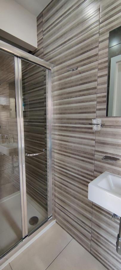 Is-Swieqi Villa Arjuza - Private Self Catering Bedrooms With Bathroom מראה חיצוני תמונה