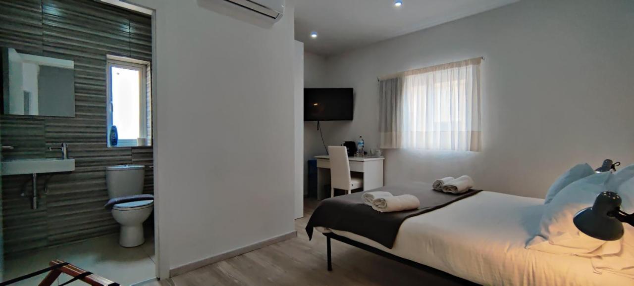 Is-Swieqi Villa Arjuza - Private Self Catering Bedrooms With Bathroom מראה חיצוני תמונה